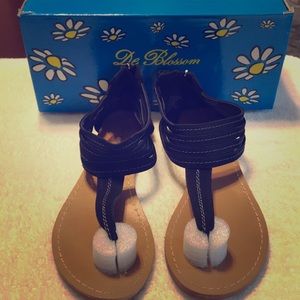 Black between the toe sandals